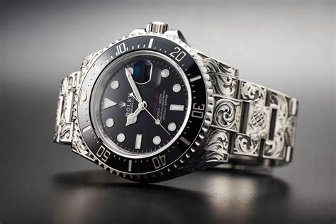 rolex submariner that had rolex engraving inside